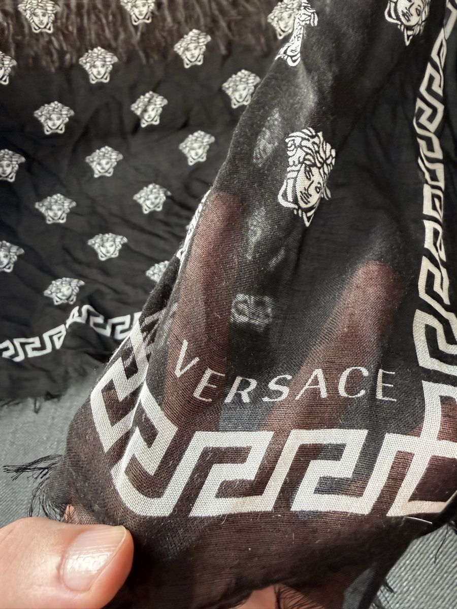 Versace Foulards & écharpes: Versace Halstuch Medusa – D'occasion à Knonau par Danyboy30 1