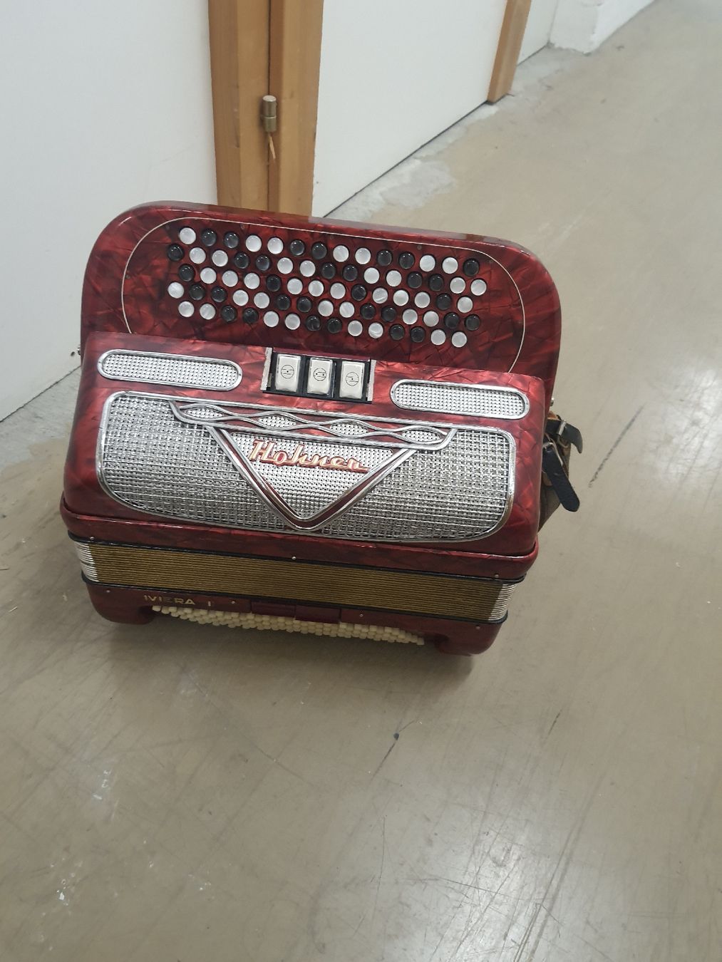 Hohner Strumenti musicali: accordéon chromatique hohner avec coffre – Usato da Pont-de-la-Morge venduto da Mirabelle0 1
