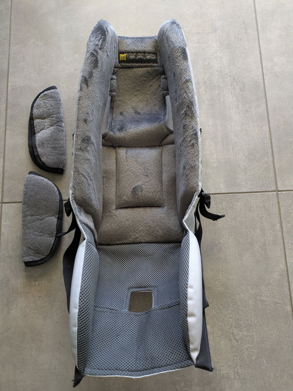 Burley Anhänger: Burley Baby Snuggler – Gebraucht aus Siselen BE von wetowa