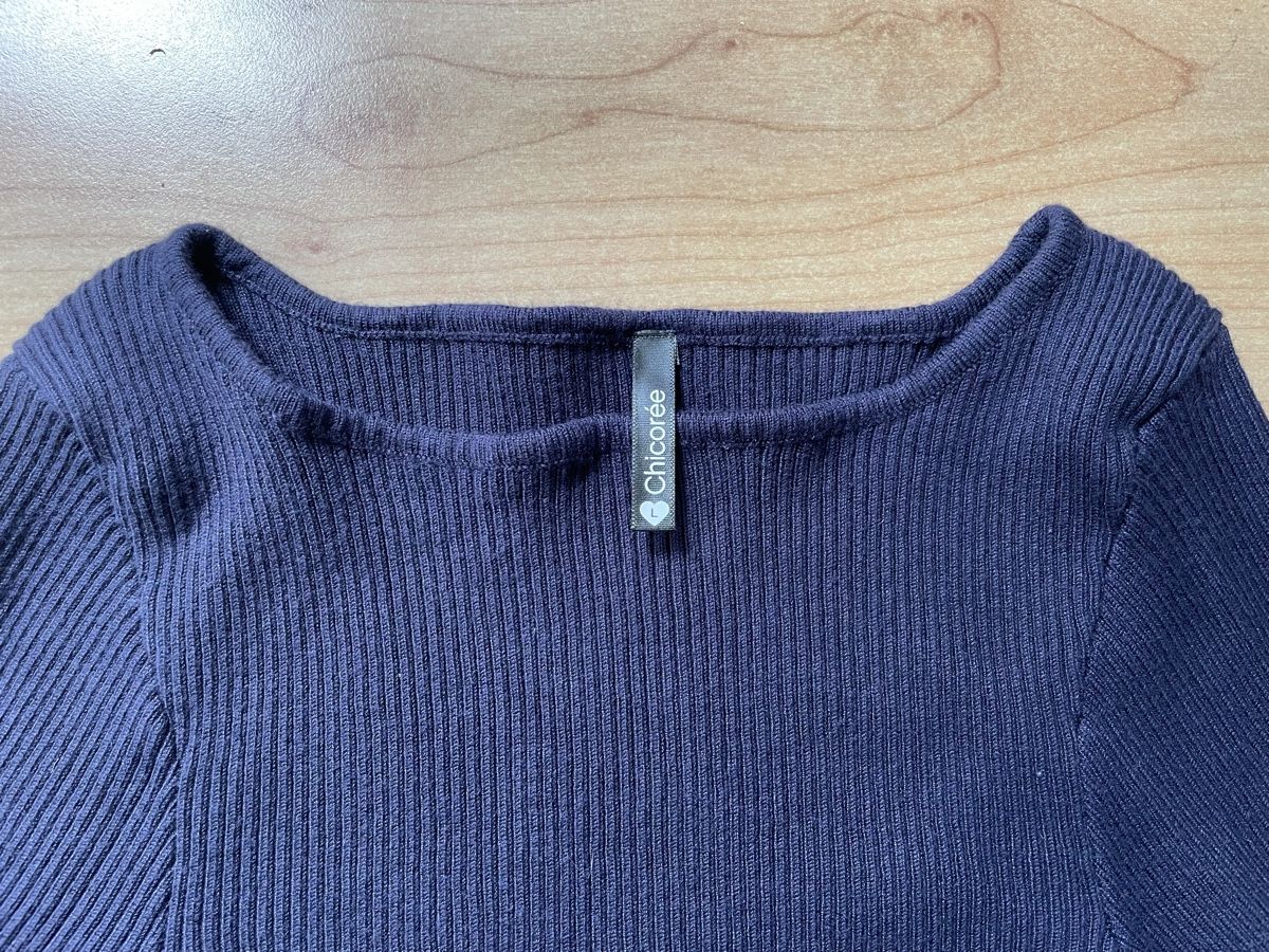 Maglioni & Felpe: Dunkelblauer Chicoree Ripp-Pullover, Grösse L, neu – Nuovo (secondo la descrizione) da Allschwil venduto da Robot3 1