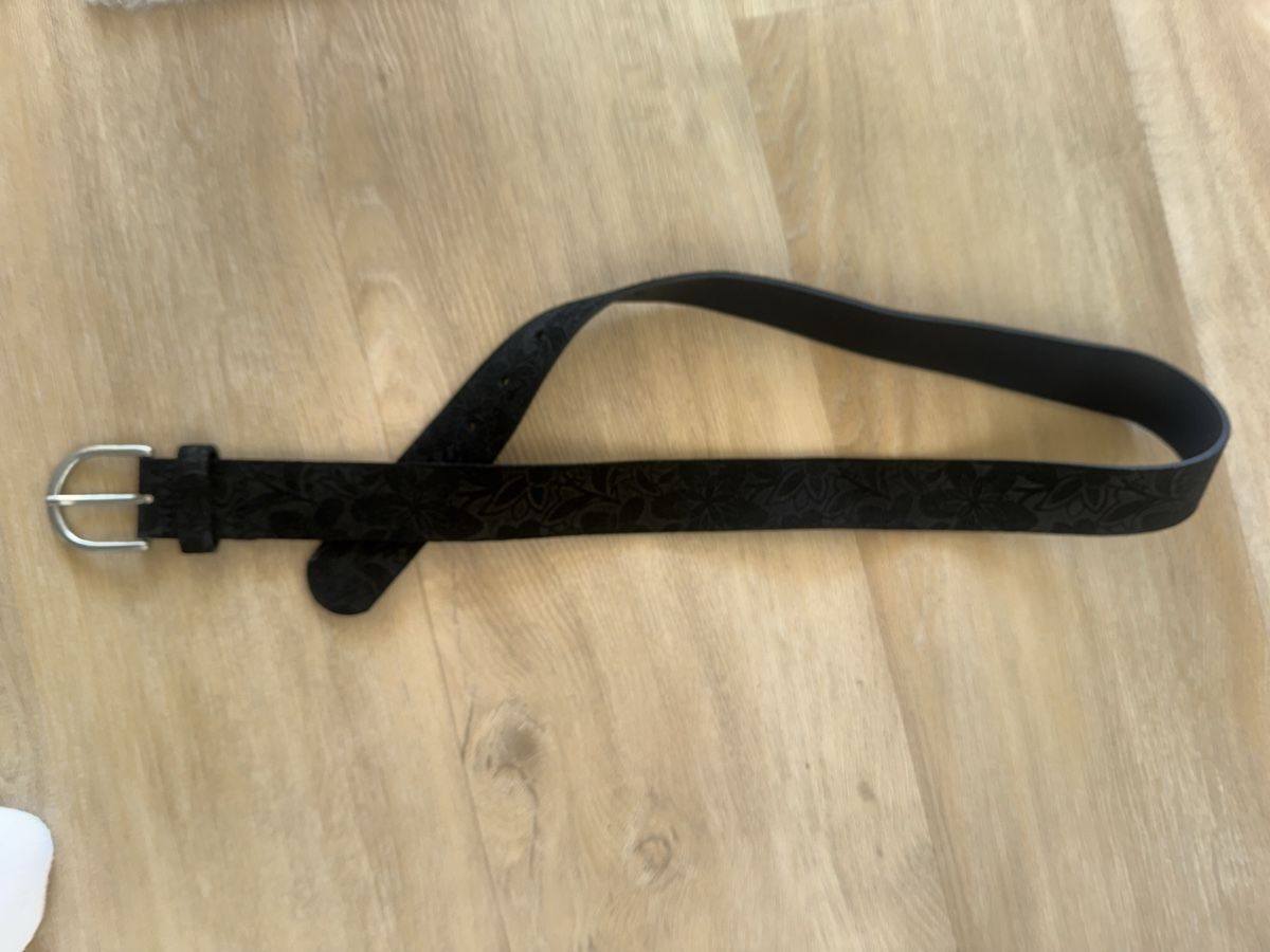 Cinture: Schwarzer Echtleder Guertel, Gr. 85, Top Zustand! – Nuovo (secondo la descrizione) da Liestal venduto da isa_8y72 5