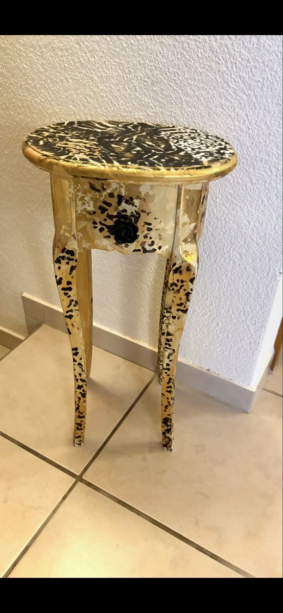 Toutes les décorations: Beistell-Tischli golden – Neuf (Voir description) à Safenwil par taschenlady