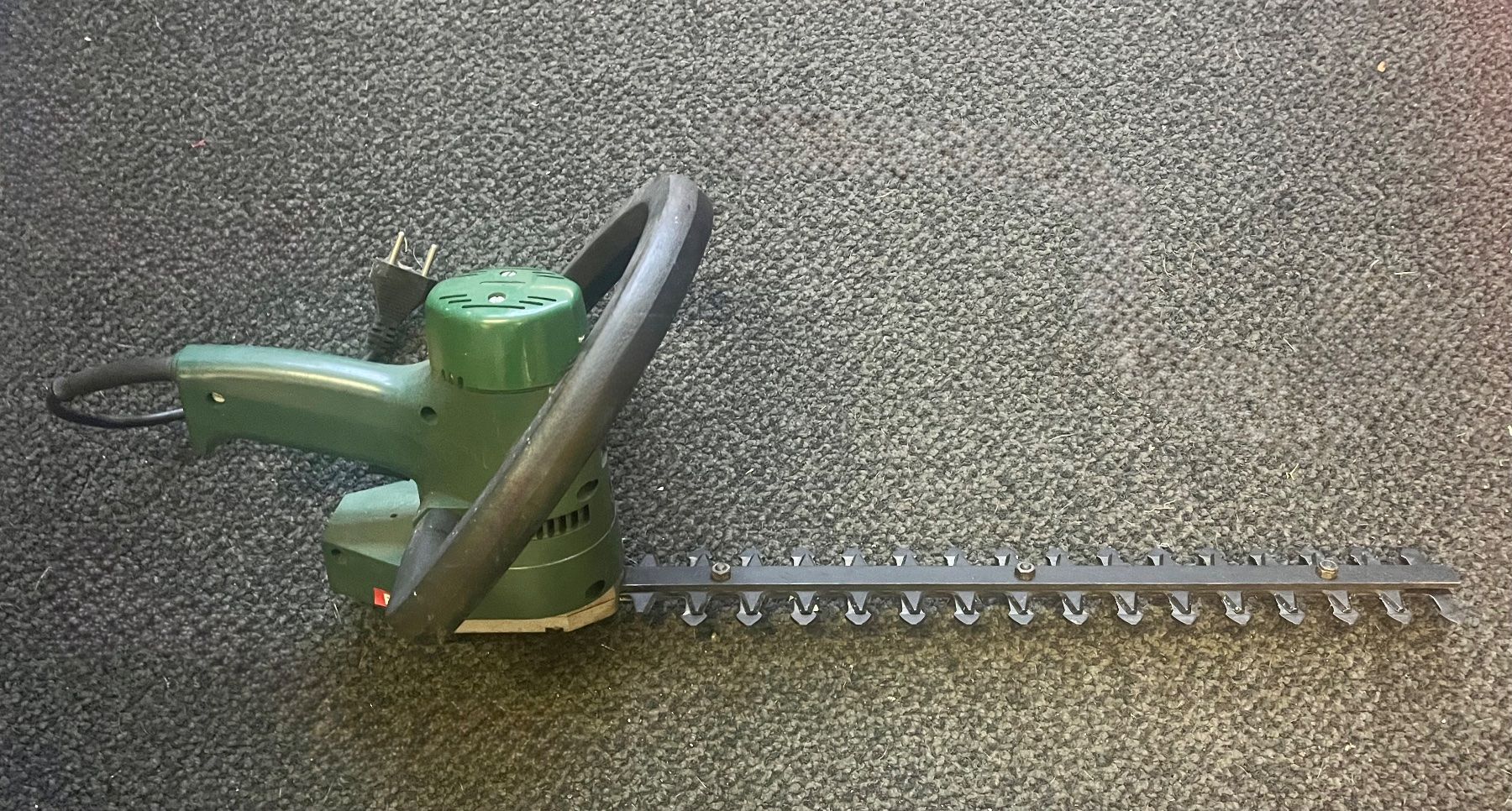 Alle Maschinen: Heckenschere 220 Volt Bosch – Gebraucht aus Rüttenen von atwork-tools