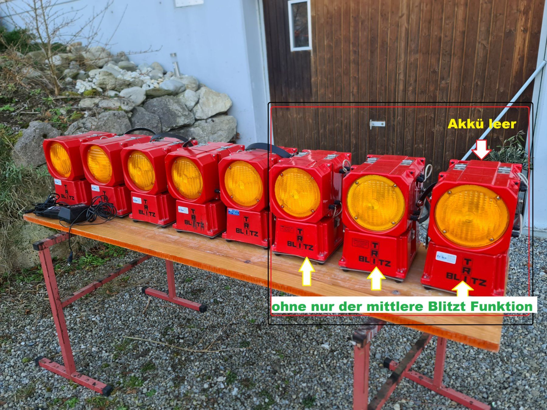 Flash: 8 Stück TRI-BLITZ Baustellen Sicherheitsleuchte Warnleuchten – Usato da Uerkheim venduto da Justi.y 1
