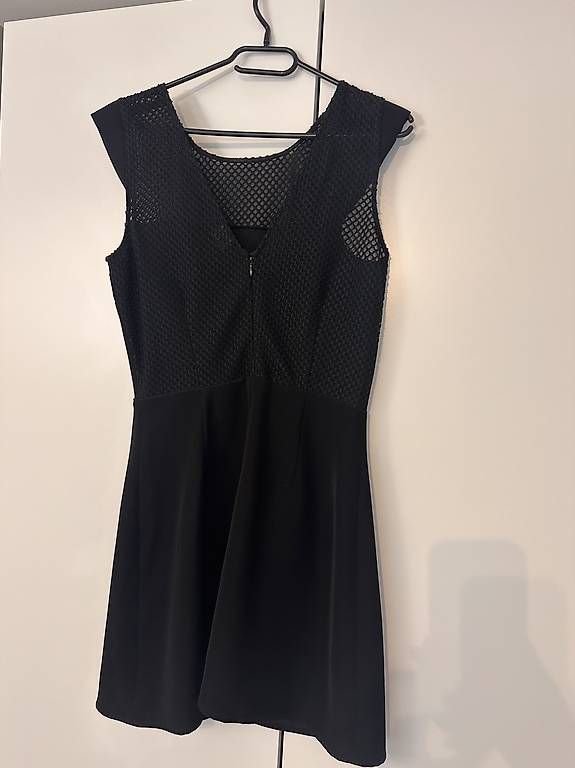 Vestiti: Liu Jo Kleid Grösse 36/38 – Usato da Winterthur venduto da trading_ 1