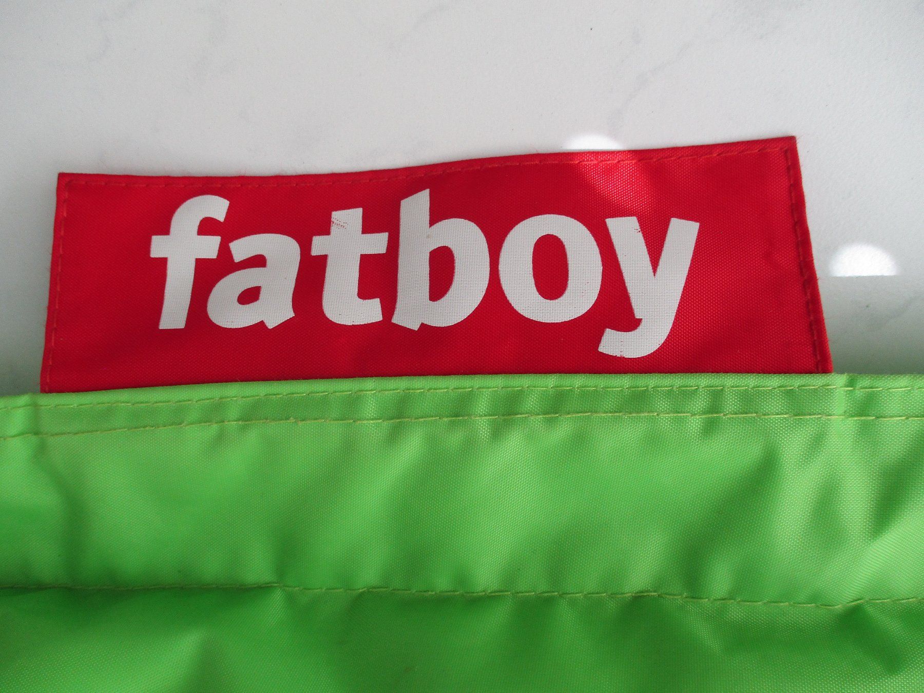 Fatboy Coussins: Original Design "Fatboy" Sitzsack Trendfarbe Zitronengrün – D'occasion à Zufikon par Schweizer1291 9