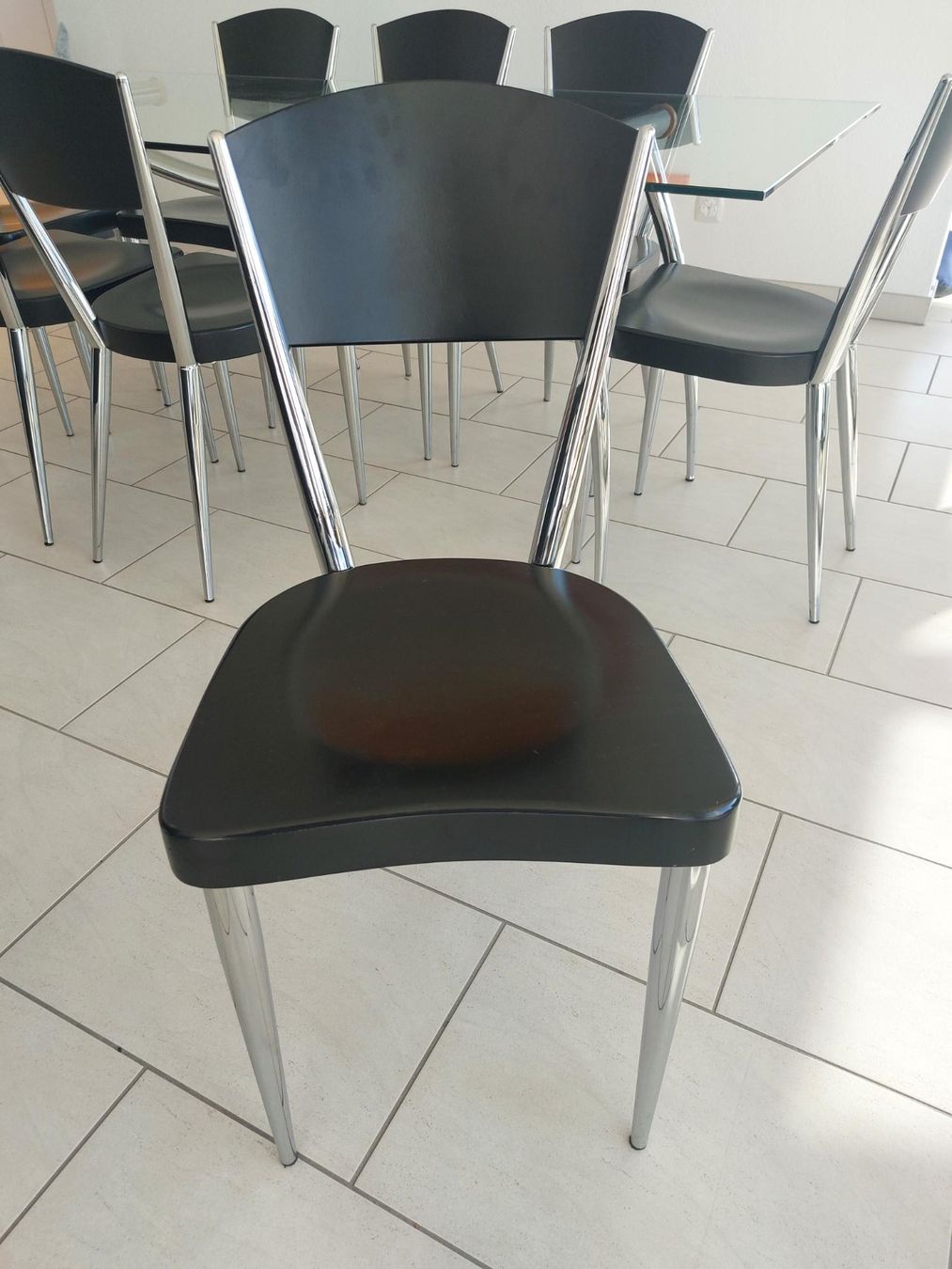 Pfister Set di tavolo e panche: Table avec plateau en verre et 8 chaises – Usato da Vallon venduto da fnirak 4