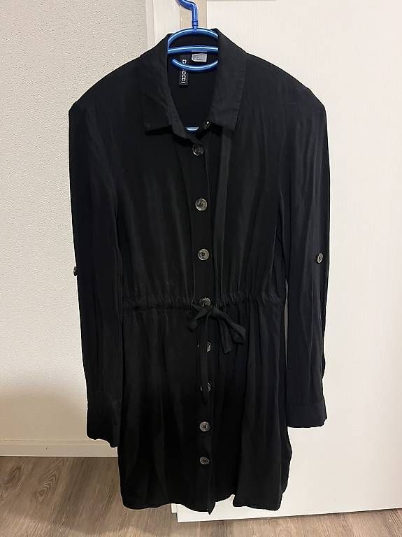 Vestiti: Kleid schwarz XS / 34 – Usato da Erstfeld venduto da imla_