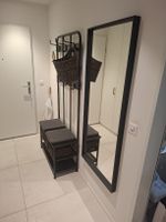 Garderobe mit Körben und Spiegel • IKEA PINNIG