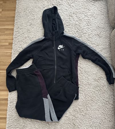 Nike Trainingsanzg Grösse M guter Zustand