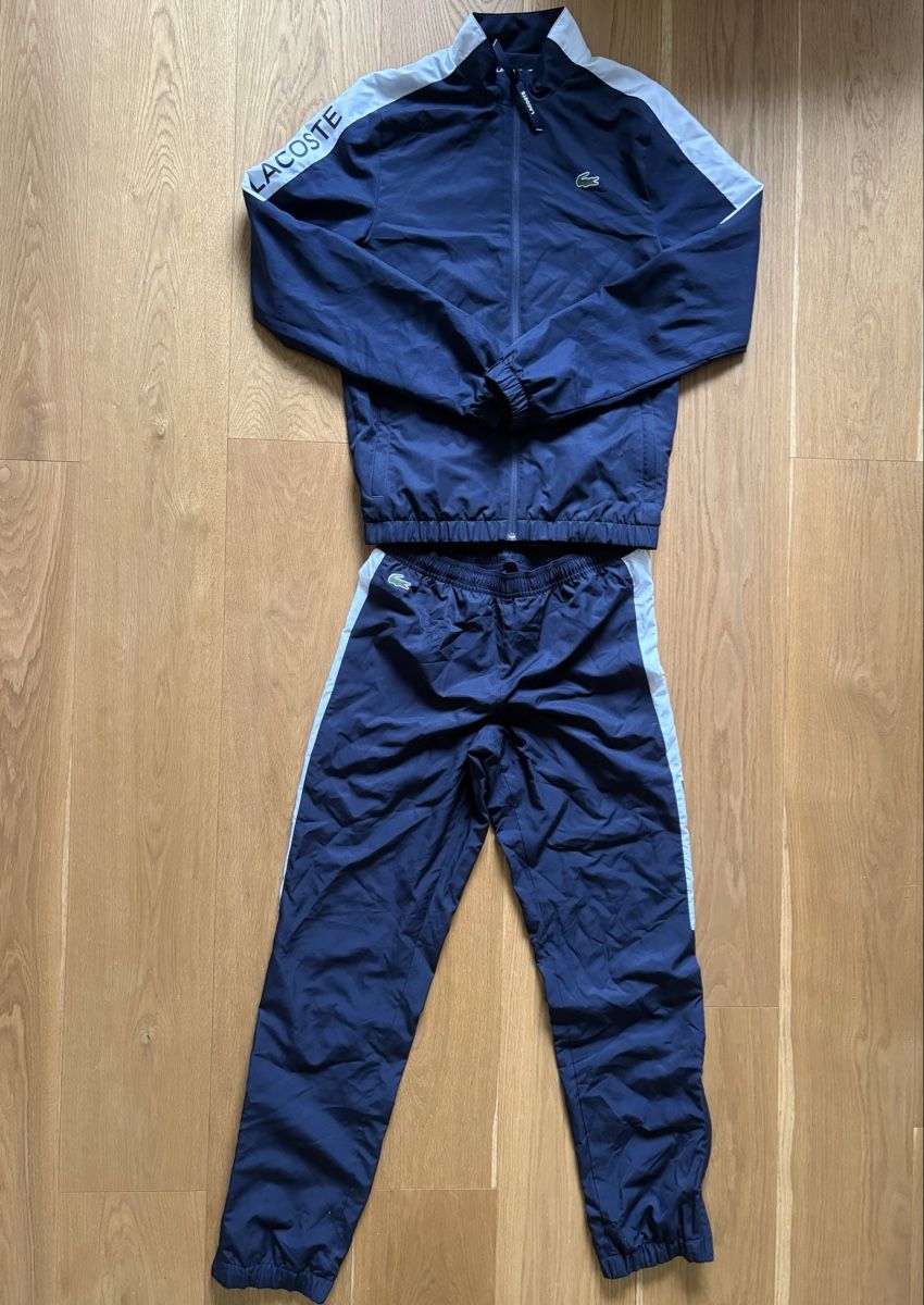Lacoste Lotti di vestiti: Lacoste Trainer Navyblue Grösse XS – Nuovo (secondo la descrizione) da Erlinsbach venduto da Elchy