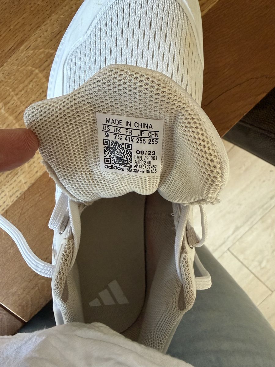 Damenschuhe: Adidas Schuhe Weiss Grösse 41.5 – Gebraucht aus Möhlin von Wandazli 2