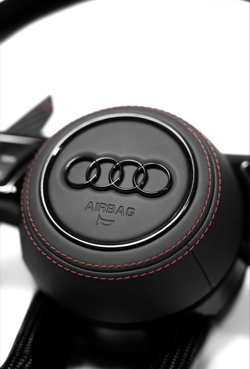 Audi Tutti pezzi di ricambio auto: Audi Lenkrad Carbon – Nuovo e nell'imballaggio originale da Brügg BE venduto da DENKOSTEERING_1 3