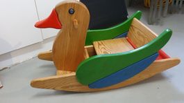 Schaukelente für Kleinkind