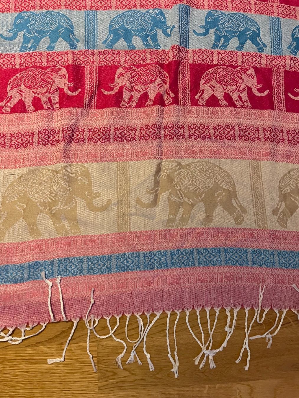 Foulard & Sciarpe: Schal/Tuch Handgemacht – Usato da Rapperswil SG venduto da Boadioz 1