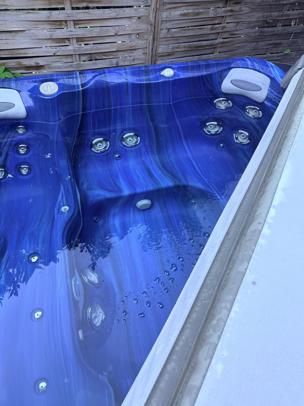 Bains à remous: Whirlpool mit Abdeckung – D'occasion à Bad Ragaz par sar_dd2s 2