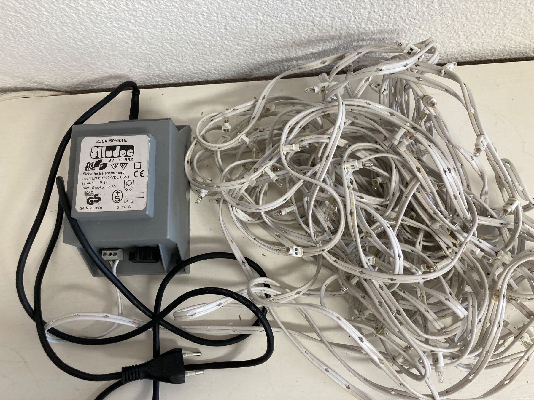 Elektronikbauteile: Olludec Trafo BV 11 532, 24V -... – Gebraucht aus Fehraltorf von Vorhang 2