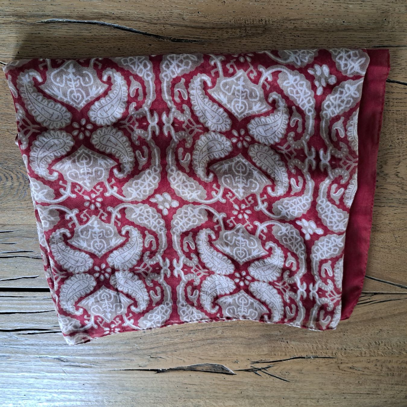 Foulard & Sciarpe: Roter/beiger Schal mit Muster - Top Zustand! – Usato da Kriegstetten venduto da Jakasi 2