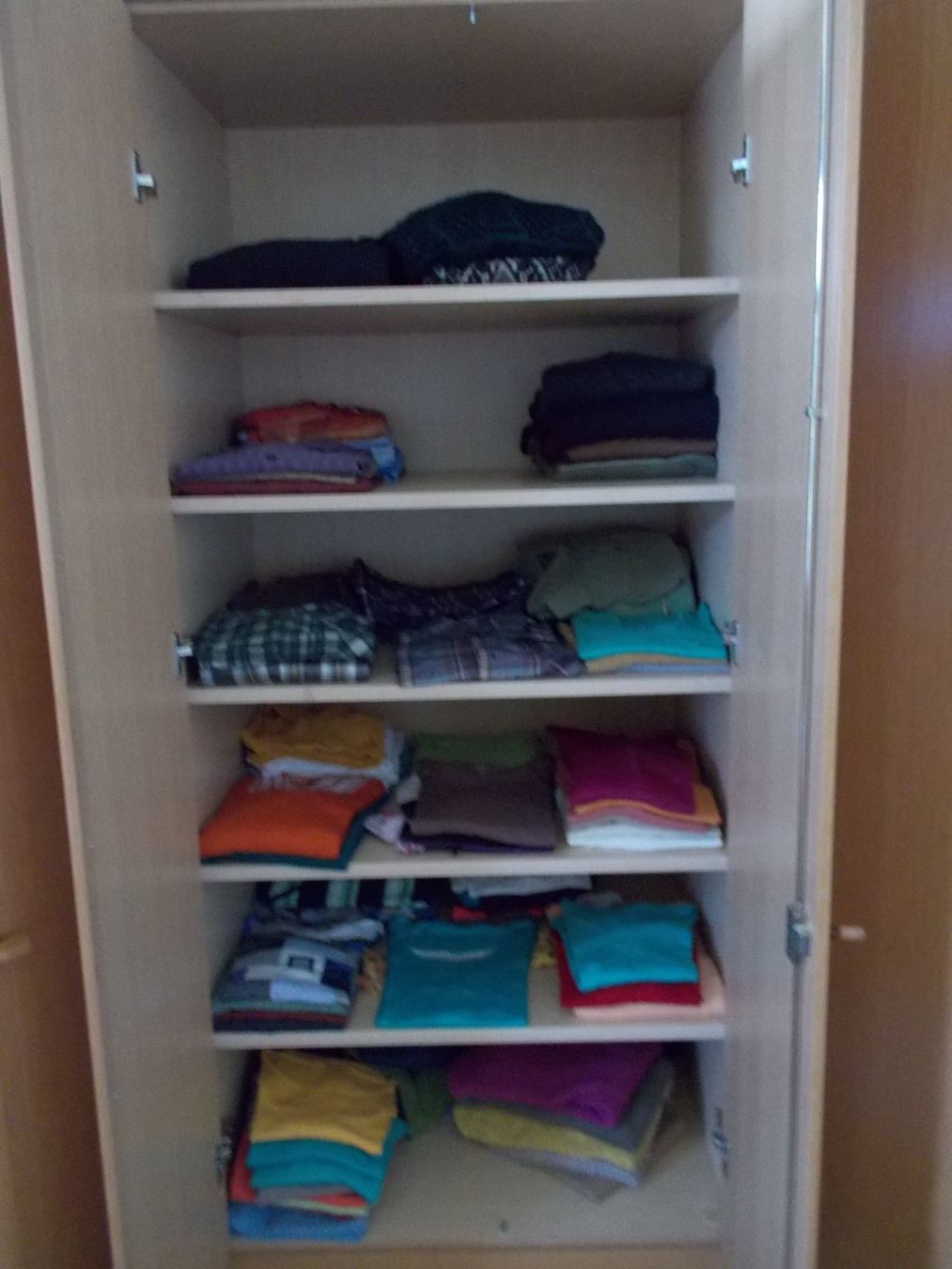 Schränke: 6-Türiger Schrank ohne Kleider – Gebraucht aus Weinfelden von Simalaia 2