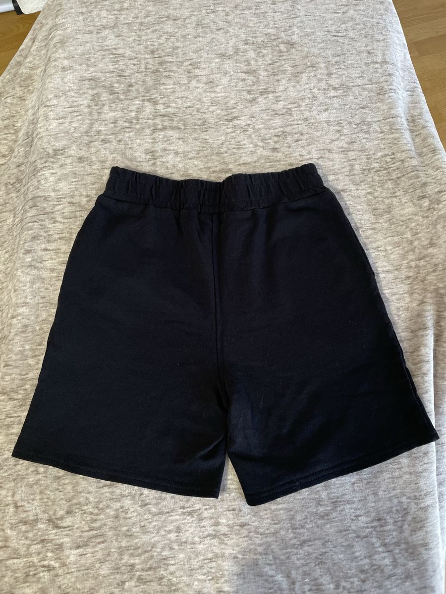 Pantaloni: Schwarze Shorts – Nuovo (secondo la descrizione) da Rheineck venduto da cha_p9qy 1