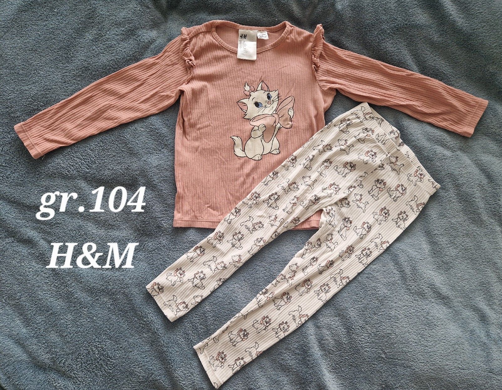 H&M Pyjamas: Pyjama grösse 104  – D'occasion à Heimberg par Eleanor20