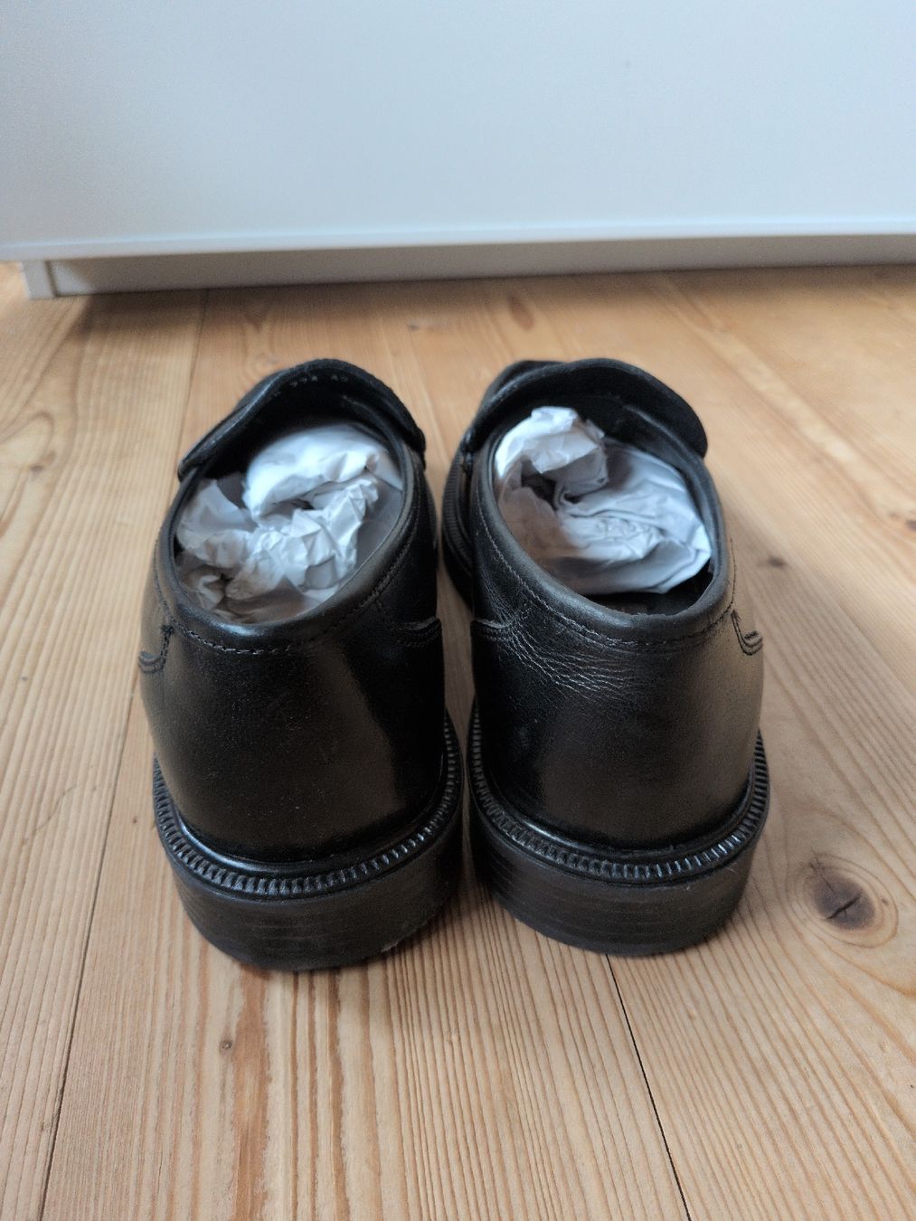 Scarpe da uomo: Schwarze Loafers aus Echtleder Grösse 42 – Nuovo (secondo la descrizione) da Tann venduto da mic_cm5j 2