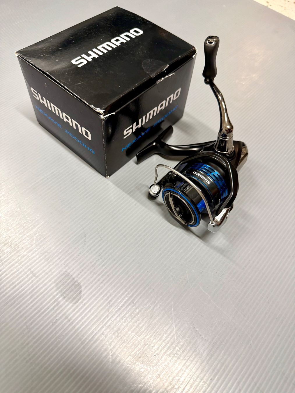 Shimano Rollen & Spulen: Shimano Nexave 2500HG Spinnrolle – Neu und originalverpackt aus Trimbach von duri.. 2