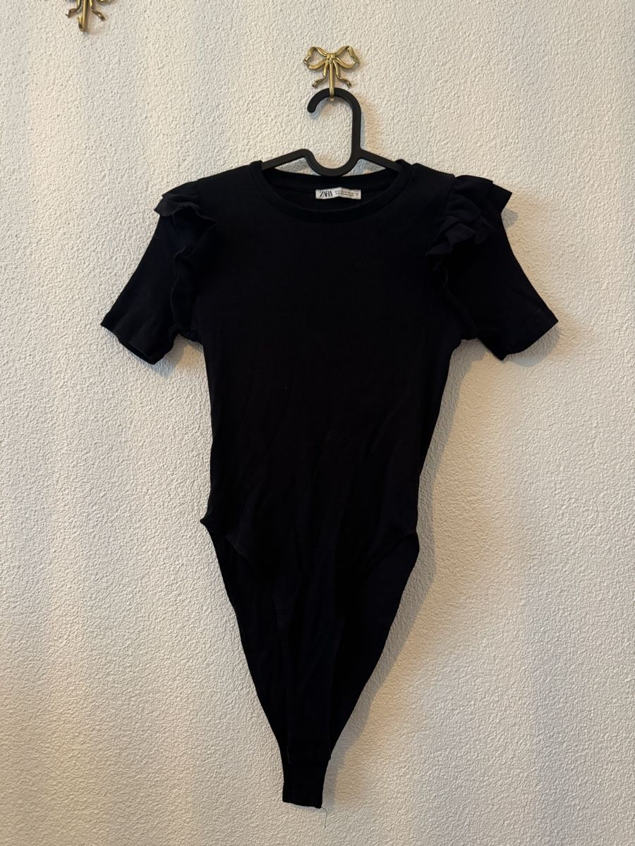 Zara Top: Body – Usato da Effretikon venduto da ajl_rwt5