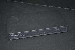 TP-Link TL-SG2008 8-Port Gigabit Smart Watch