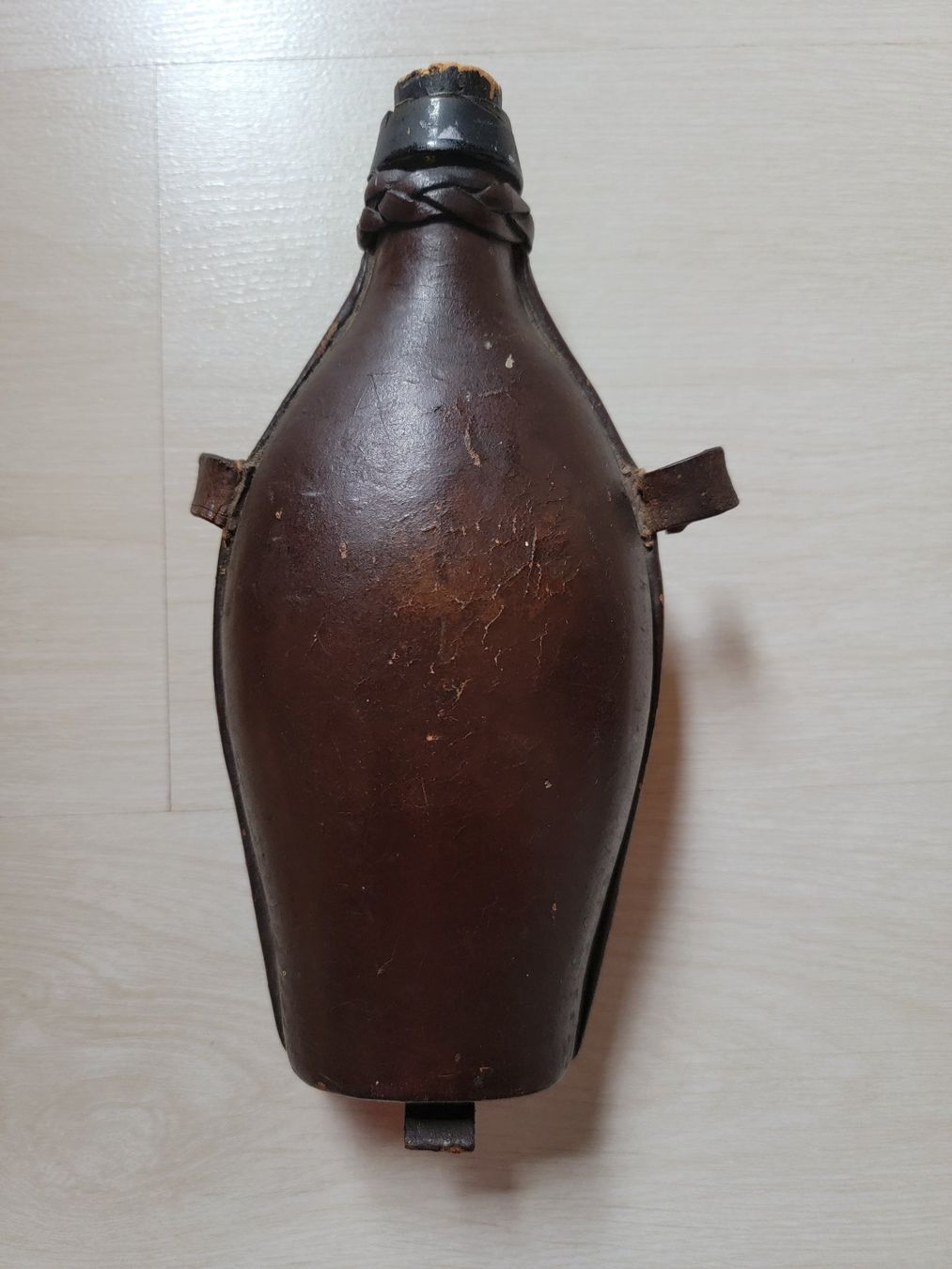 Schweizer Armee Attrezzatura & Pezzi di ricambio: ANTIKE SCHWEIZER ARMEE FELDFLASCHE LEDER – Usato da Muhen venduto da Litaf7 1