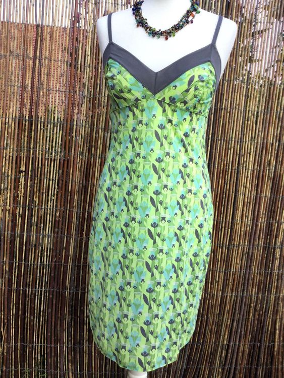 Robe/Nuisette verte-pomme fleurs, taille M, NEUF (Neu und originalverpackt) in Agiez für CHF 15