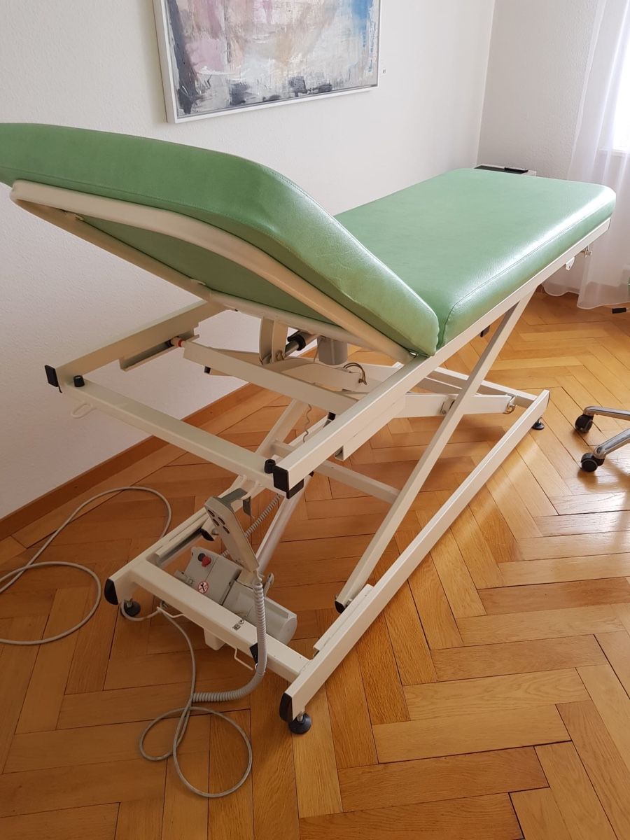 Lettini & sedie per cosmetici: Massagebett – Usato da Zollikofen venduto da Matoubaby1 2