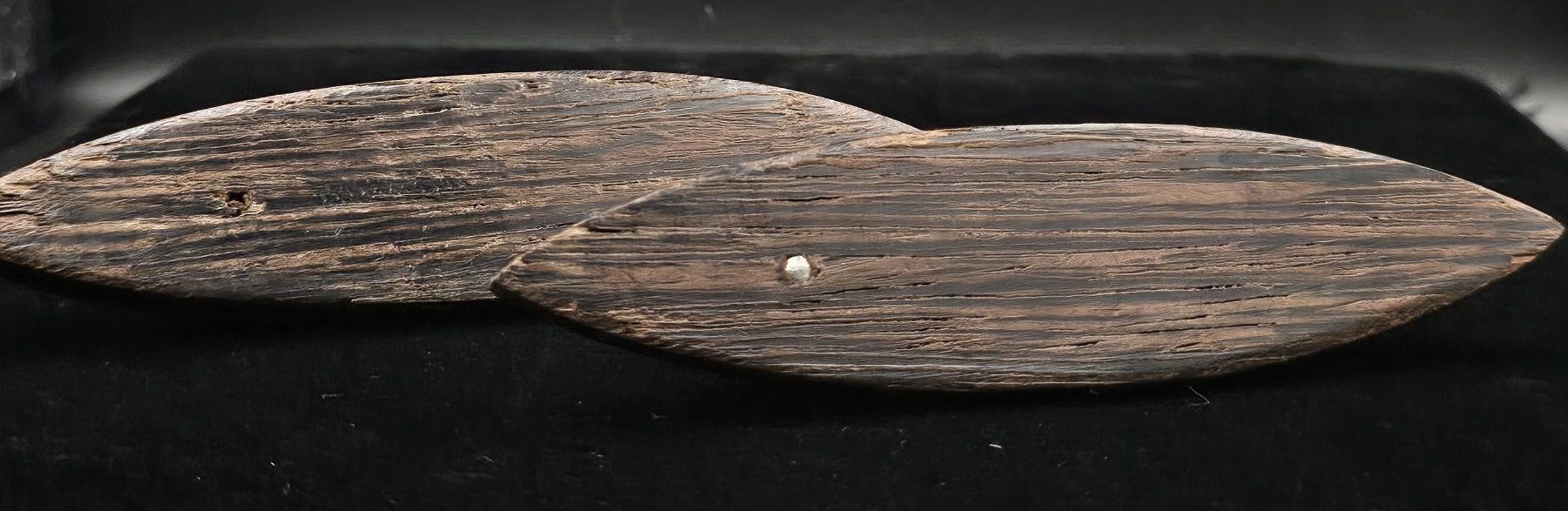 Statuette: Schnitzereien Hund ? Auf Holzsockel – Usato da Rorschacherberg venduto da snOOpydOg11 8