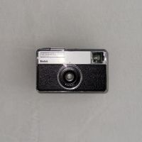 Kodak Instamatic 233-X Camera mit Schutzhülle guter Zustand