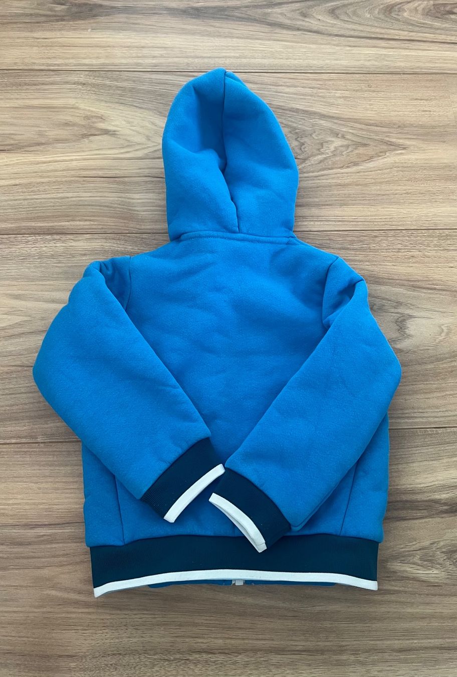 Vestes & Manteaux: Jacardi jacket, 4 years old, very good condition – D'occasion à Arzier Le Muids par oma_w5bq 2