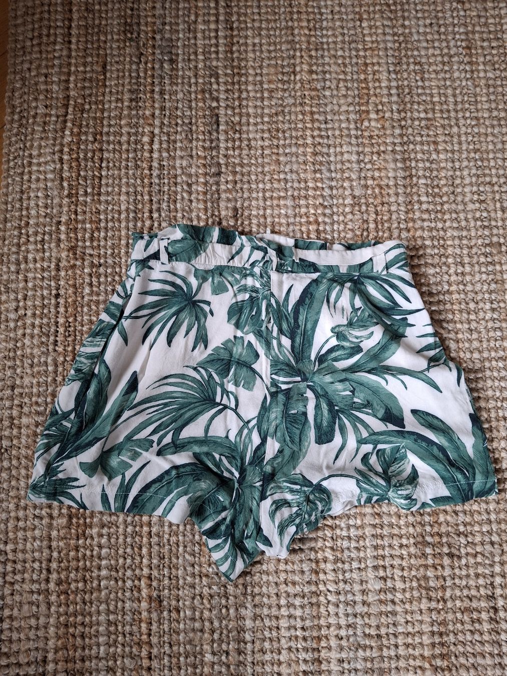H&M Hosen: Shorts H&M T40 – Gebraucht aus Lausanne von Cognitia 2