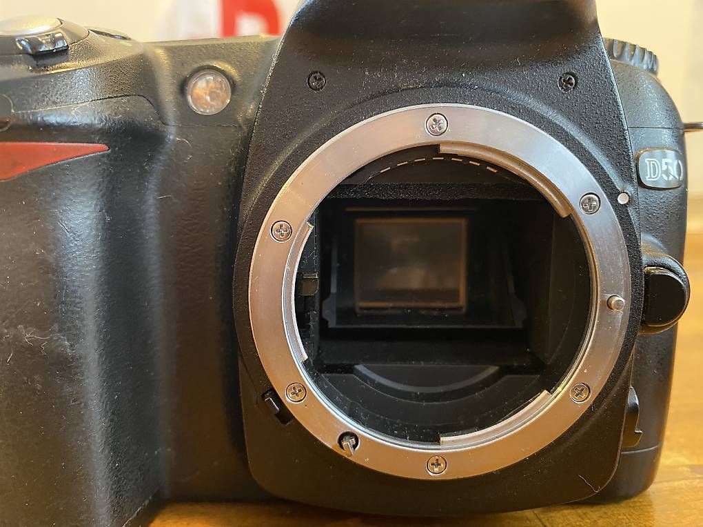 Nikon Fotocamera: Nikon D50 digital SLR camera – Usato da Gudo venduto da mat_sj7s 1