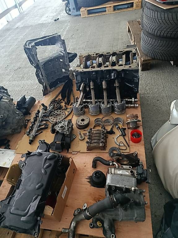 Tutti i ricambio: Motor M9R Trafic Vivaro Primastar  – Usato da Hunzenschwil venduto da ica_p6c2 2