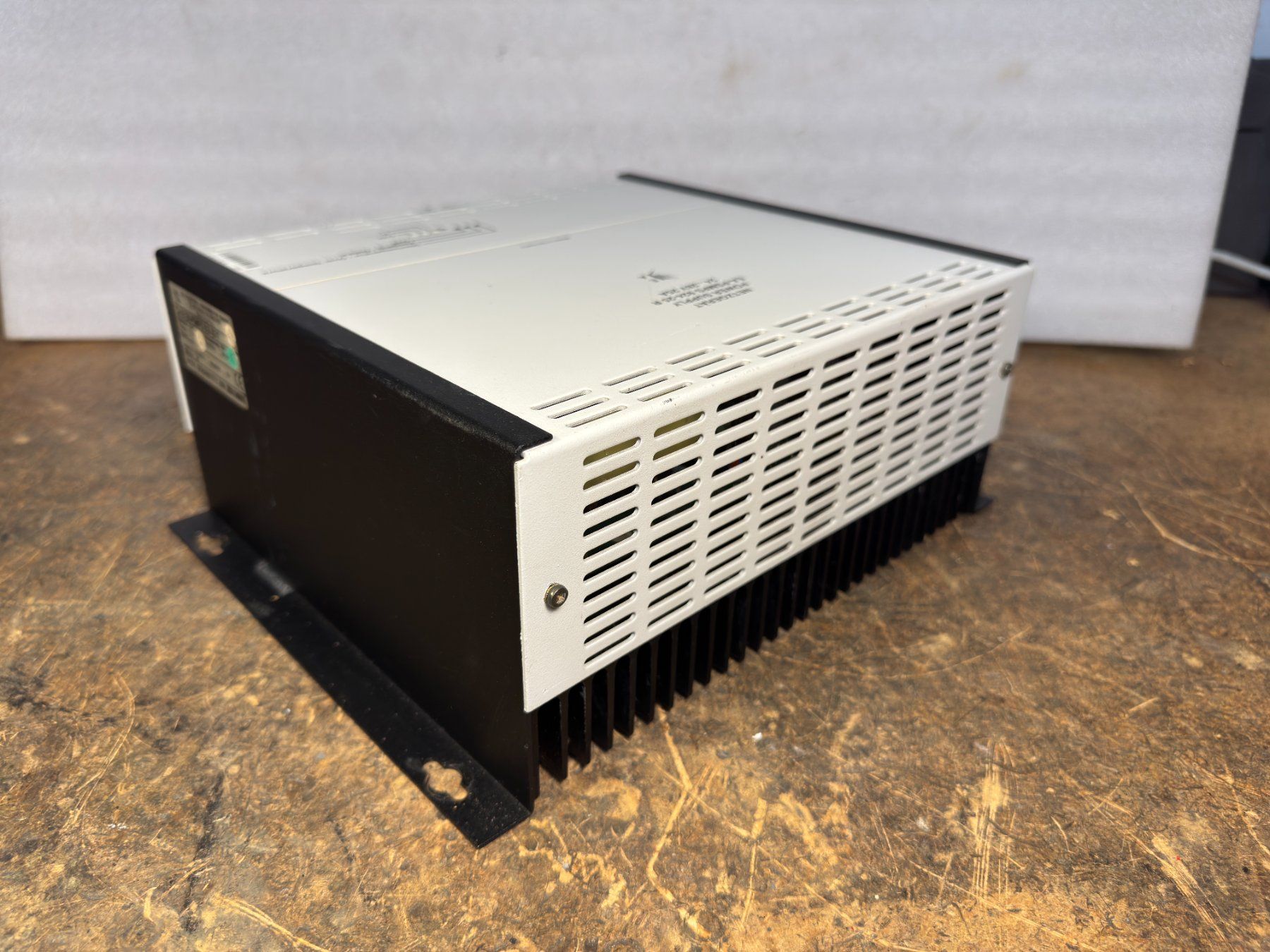 Chargements: TOP Profi Netzgerät 24 - 28V / 25A – D'occasion à Ins par funkflieger 5