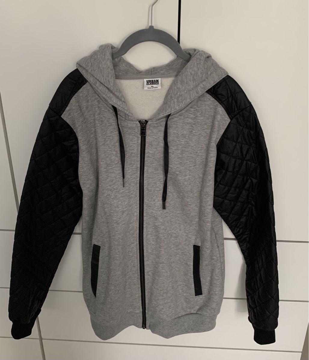 Giacche: Jacke / Sweatjacke - grau-schwarz – Usato da Waltenschwil venduto da Schmetterling2015 1