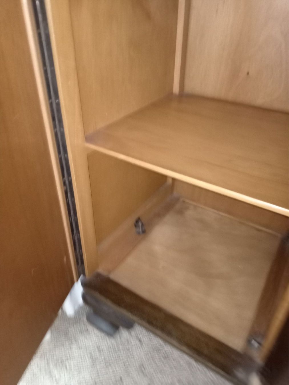 Pfister Armadi: Kleiderschrank – Usato da Wohlenschwil venduto da Ppeck 3
