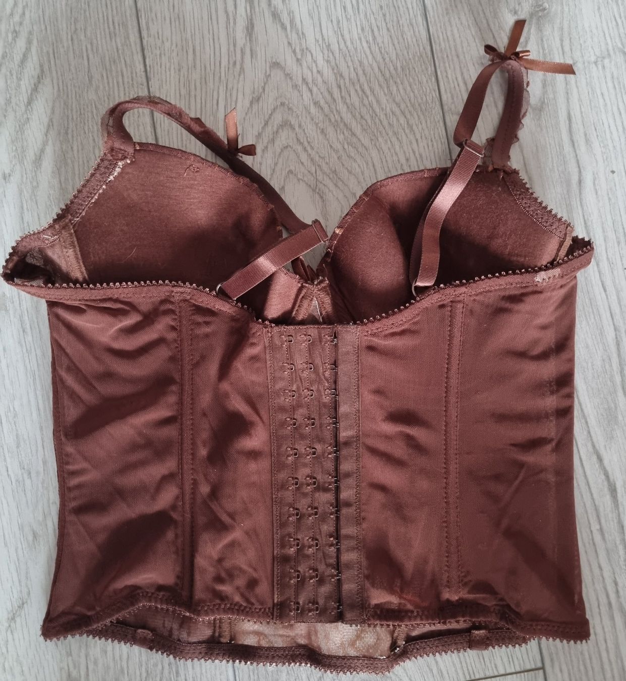 Altra biancheria intima: Guêpière brune et beige, bonnet B, taille 36/38, avec string – Usato da Grand-Lancy venduto da Evelyne010 2