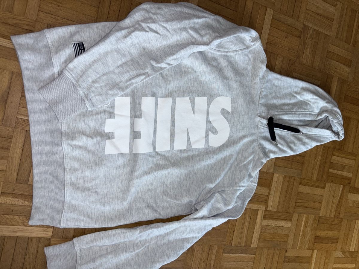 Pullover & Sweatshirts: SNIFF - Cooler Hoodie, Gr. M, Grau - Lässiger Style für Dich – Gebraucht aus Jona von SaF0da