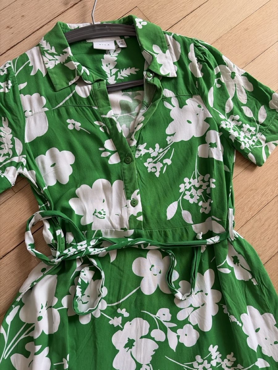 Vila Kleider: VILA Kleid grün gemustert Grösse 34 – Gebraucht aus Oberentfelden von Elifant 2
