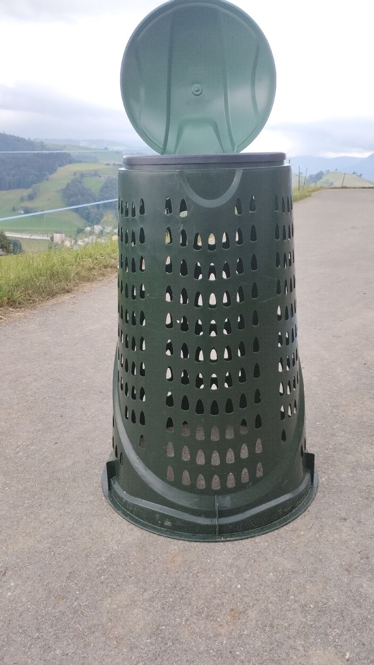 Cestini per rifiuti: Kehrichtsackhalter 110 Liter – Usato da Entlebuch venduto da Joe0y0 1