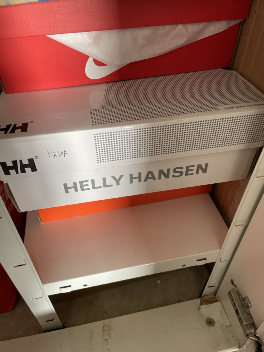 Helly Hansen Chaussures femmes: Helly Hansen Wanderschuhe Gr. 41 – D'occasion à Lengnau BE par DieBiene8 4