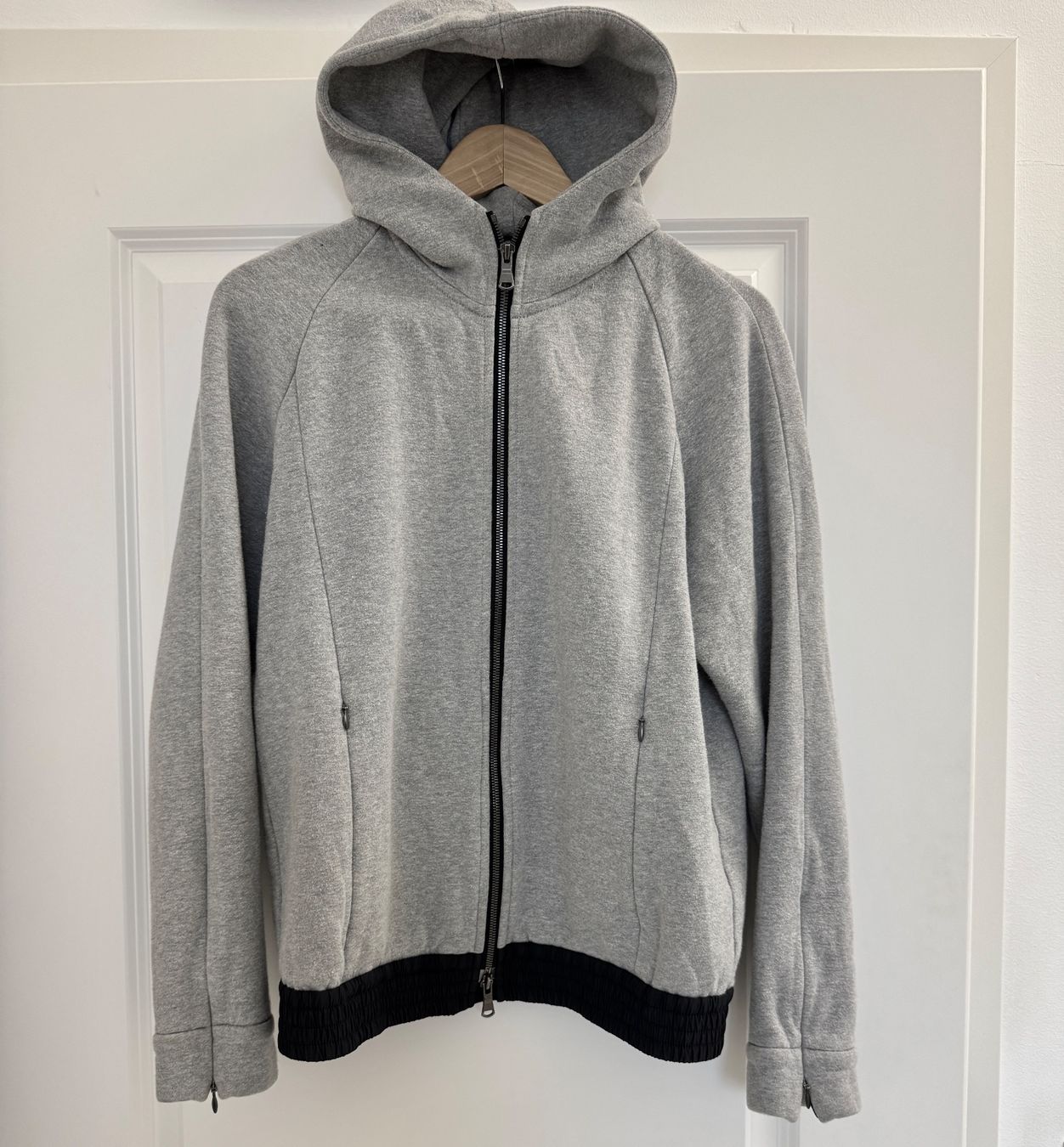 Jacken: Sweat gris poudré de la marque Joseph – Gebraucht aus giffers von sev_c9x9