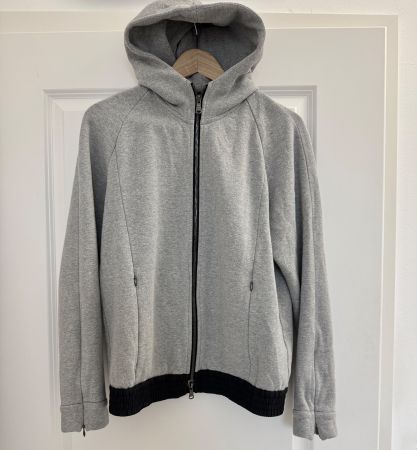 Sweat gris poudré de la marque Joseph