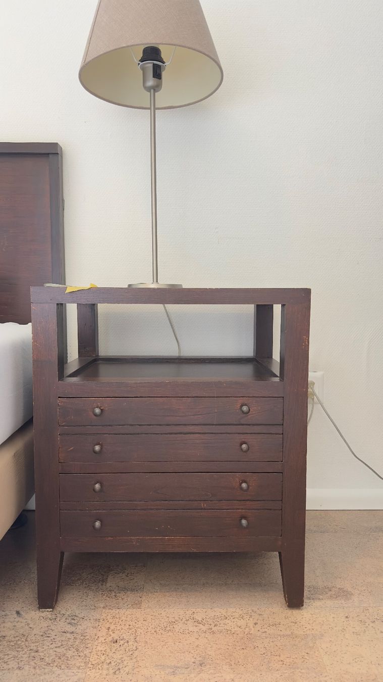 Lits: Bed and bedside table – D'occasion à Unterterzen par aks_svn8 1