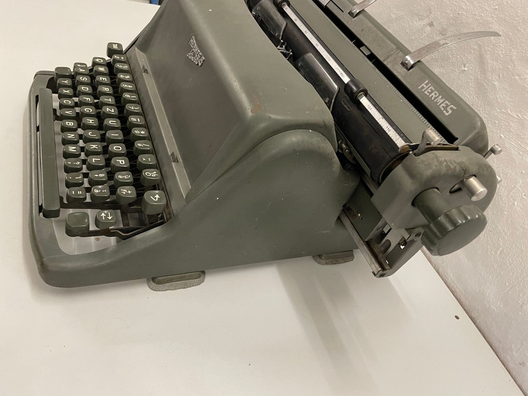 Hermès Schreibmaschinen: ancienne machine a écrire Hermès (3) – Defekt aus La Croix (Lutry) von netrajet 3